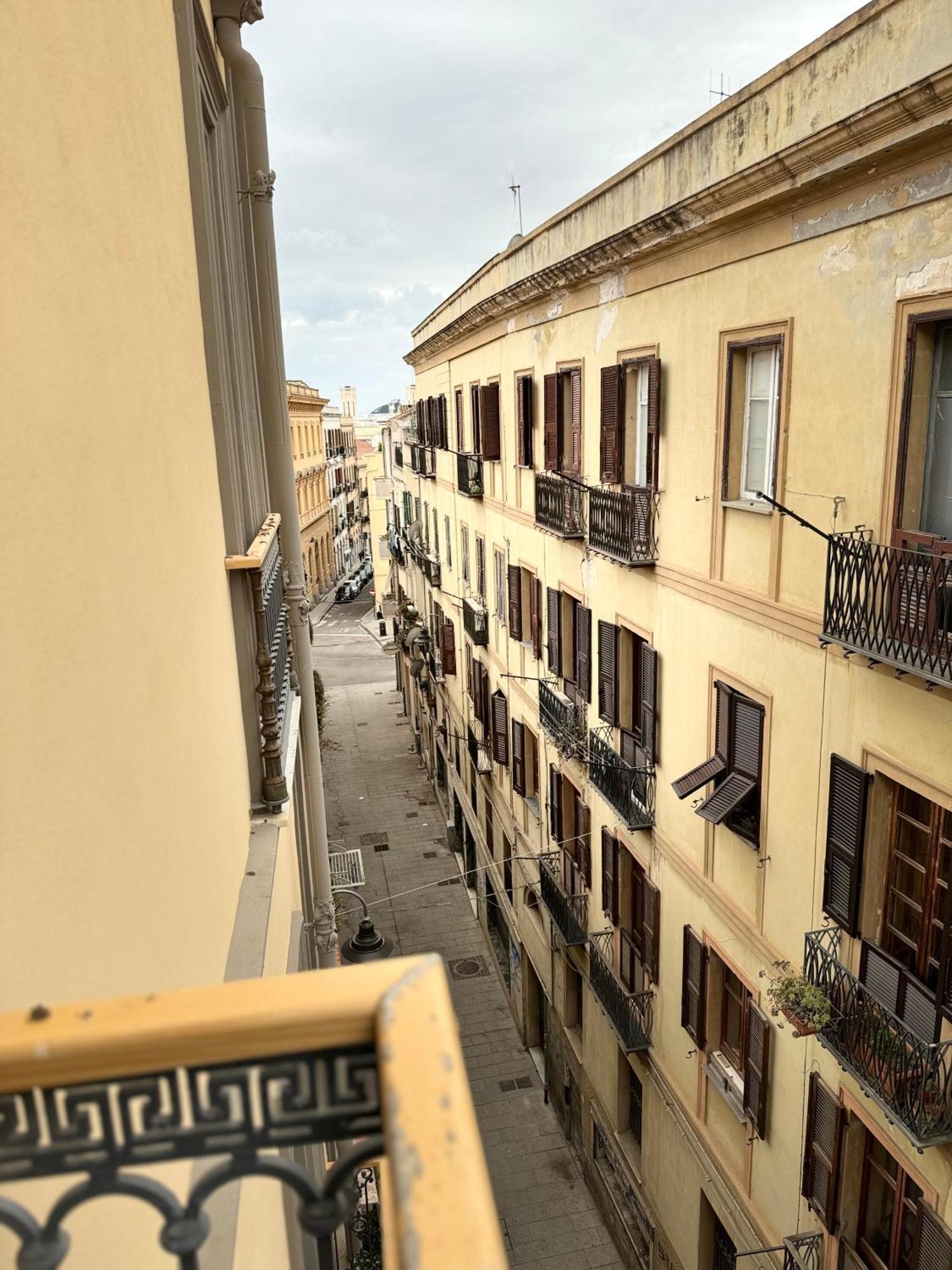Fl Apartments Nel Corso Cagliari Dış mekan fotoğraf